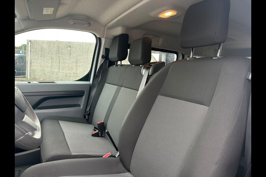 Opel Vivaro-e Combi L2H1 50 kWh 136 PK | Nieuw binnen, meer foto's volgen ! | 9-persoons | 9.585 KM! | Privacy glass