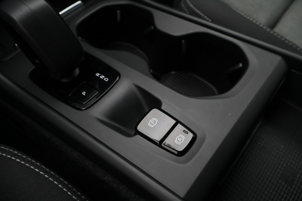 Volvo XC40 1.5 T4 Plug-in hybrid Core Bright SOH 99,6%, Camera, Apple Carplay, Lane Assist, Keyless, PDC