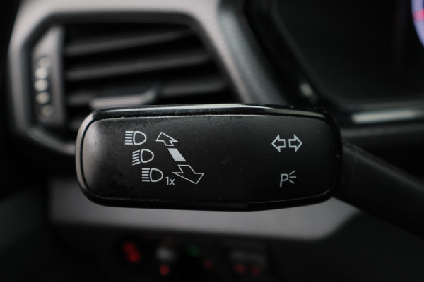 Volkswagen T-Cross 1.0 TSI DSG Life Business Apple CarPlay, ACC, Climate Control, PDC V+A, 17”