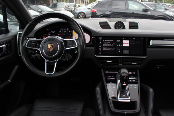 Porsche Cayenne 3.0 / Panoramadak / 360Camera / Achterasbesturing / Adaptieve Stoelen / Luchtvering / 21'' / Bose / Matrix LED / Sportchrono / Stoelventilatie+Verwarming / Stuurverwarmd / Dodehoek / DAB / Cruise