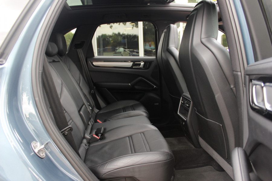 Porsche Cayenne 3.0 / Panoramadak / 360Camera / Achterasbesturing / Adaptieve Stoelen / Luchtvering / 21'' / Bose / Matrix LED / Sportchrono / Stoelventilatie+Verwarming / Stuurverwarmd / Dodehoek / DAB / Cruise