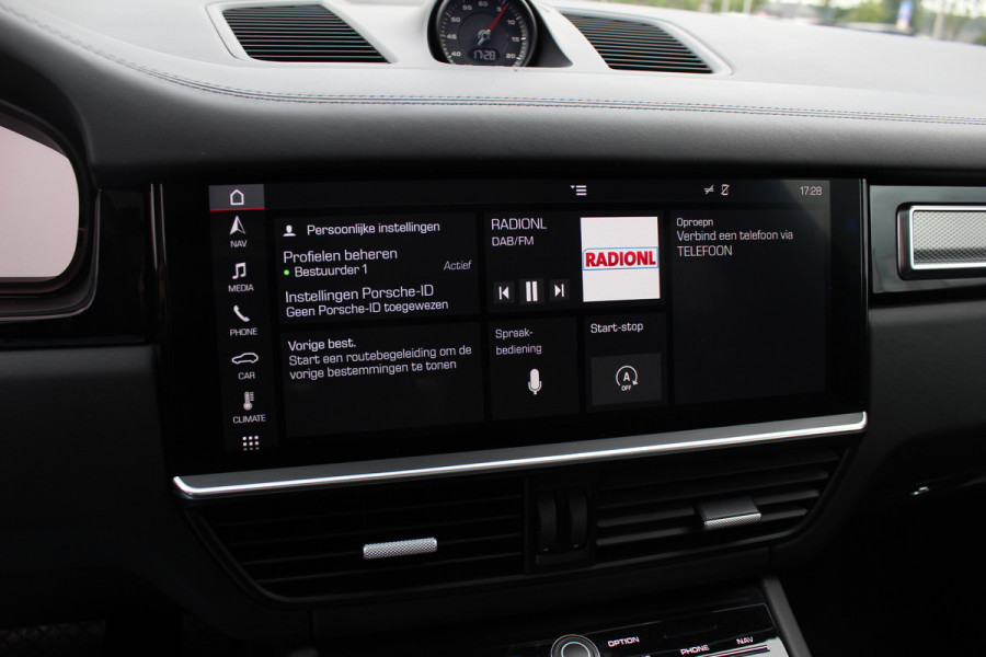 Porsche Cayenne 3.0 / Panoramadak / 360Camera / Achterasbesturing / Adaptieve Stoelen / Luchtvering / 21'' / Bose / Matrix LED / Sportchrono / Stoelventilatie+Verwarming / Stuurverwarmd / Dodehoek / DAB / Cruise