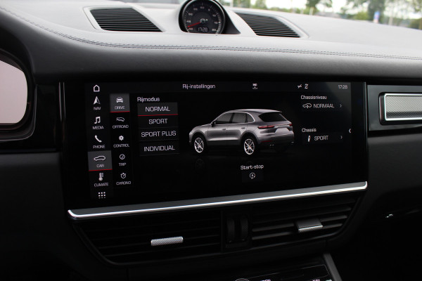 Porsche Cayenne 3.0 / Panoramadak / 360Camera / Achterasbesturing / Adaptieve Stoelen / Luchtvering / 21'' / Bose / Matrix LED / Sportchrono / Stoelventilatie+Verwarming / Stuurverwarmd / Dodehoek / DAB / Cruise
