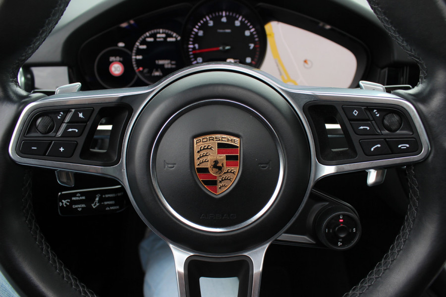 Porsche Cayenne 3.0 / Panoramadak / 360Camera / Achterasbesturing / Adaptieve Stoelen / Luchtvering / 21'' / Bose / Matrix LED / Sportchrono / Stoelventilatie+Verwarming / Stuurverwarmd / Dodehoek / DAB / Cruise