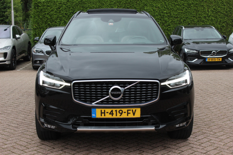 Volvo XC60 2.0 B5 R-Design / Trekhaak / Panoramadak / 360Camera / Head-up / Luchtvering / Keyless / 21'' / B&W / Luxe Leder / Stoelverwarming 4x / Dodehoek / DAB / ACC