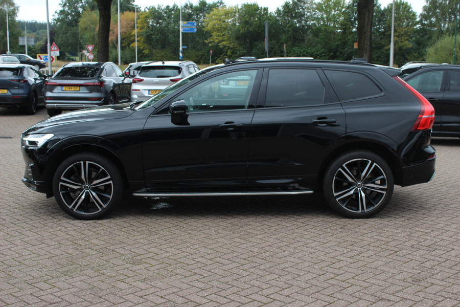 Volvo XC60 2.0 B5 R-Design / Trekhaak / Panoramadak / 360Camera / Head-up / Luchtvering / Keyless / 21'' / B&W / Luxe Leder / Stoelverwarming 4x / Dodehoek / DAB / ACC