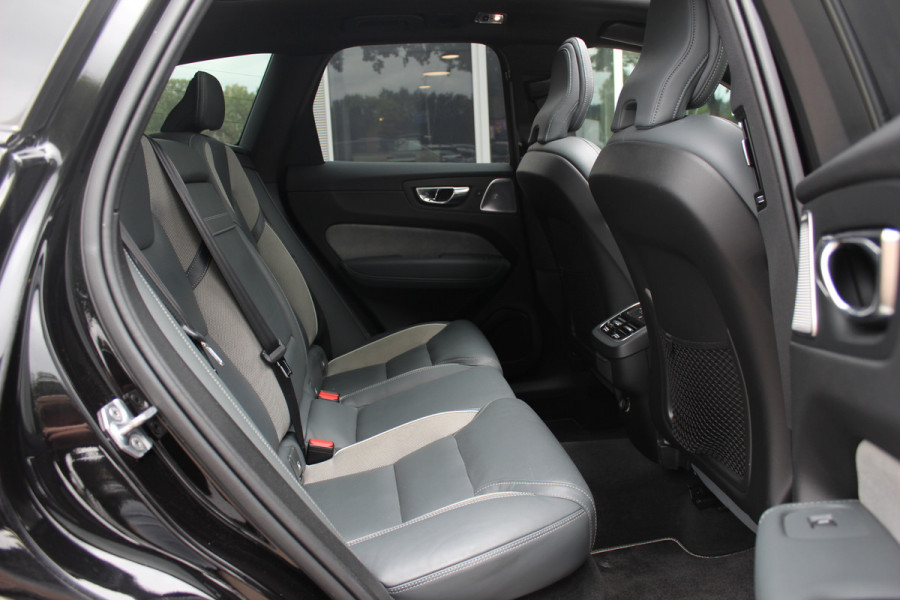 Volvo XC60 2.0 B5 R-Design / Trekhaak / Panoramadak / 360Camera / Head-up / Luchtvering / Keyless / 21'' / B&W / Luxe Leder / Stoelverwarming 4x / Dodehoek / DAB / ACC