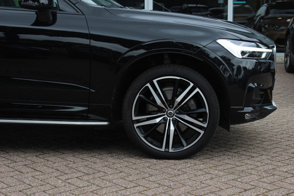 Volvo XC60 2.0 B5 R-Design / Trekhaak / Panoramadak / 360Camera / Head-up / Luchtvering / Keyless / 21'' / B&W / Luxe Leder / Stoelverwarming 4x / Dodehoek / DAB / ACC