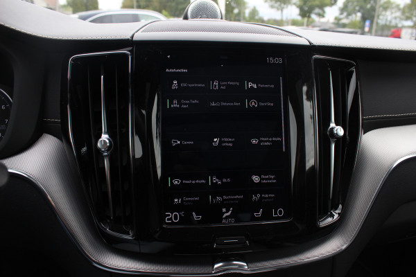 Volvo XC60 2.0 B5 R-Design / Trekhaak / Panoramadak / 360Camera / Head-up / Luchtvering / Keyless / 21'' / B&W / Luxe Leder / Stoelverwarming 4x / Dodehoek / DAB / ACC