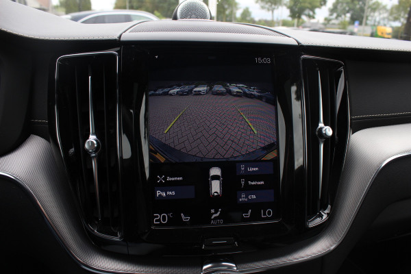 Volvo XC60 2.0 B5 R-Design / Trekhaak / Panoramadak / 360Camera / Head-up / Luchtvering / Keyless / 21'' / B&W / Luxe Leder / Stoelverwarming 4x / Dodehoek / DAB / ACC