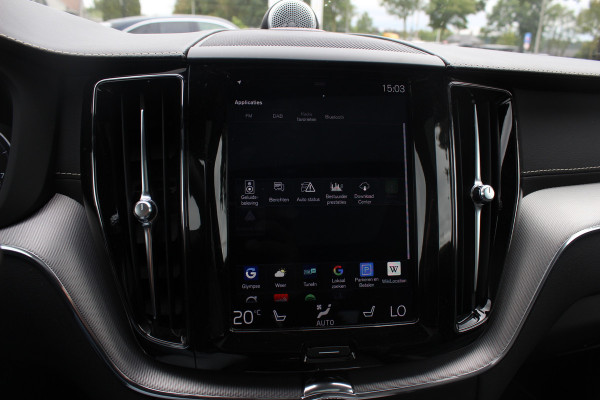 Volvo XC60 2.0 B5 R-Design / Trekhaak / Panoramadak / 360Camera / Head-up / Luchtvering / Keyless / 21'' / B&W / Luxe Leder / Stoelverwarming 4x / Dodehoek / DAB / ACC