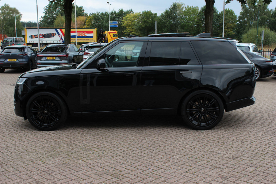 Land Rover Range Rover 4.4 P530 Autobiography MHEV / Trekhaak / Panoramadak / 360Camera / Head-up / Meridian High End / Luchtvering / 23'' / Achterasbesturing / Softclose / Sfeerverlichting / Massage / Stoelverwarmd / Keyless / Dodehoek / DAB