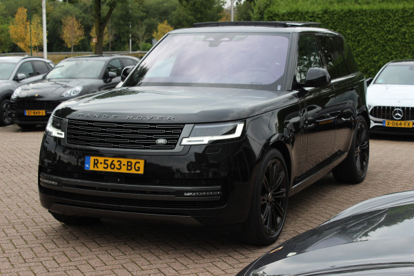 Land Rover Range Rover 4.4 P530 Autobiography MHEV / Trekhaak / Panoramadak / 360Camera / Head-up / Meridian High End / Luchtvering / 23'' / Achterasbesturing / Softclose / Sfeerverlichting / Massage / Stoelverwarmd / Keyless / Dodehoek / DAB