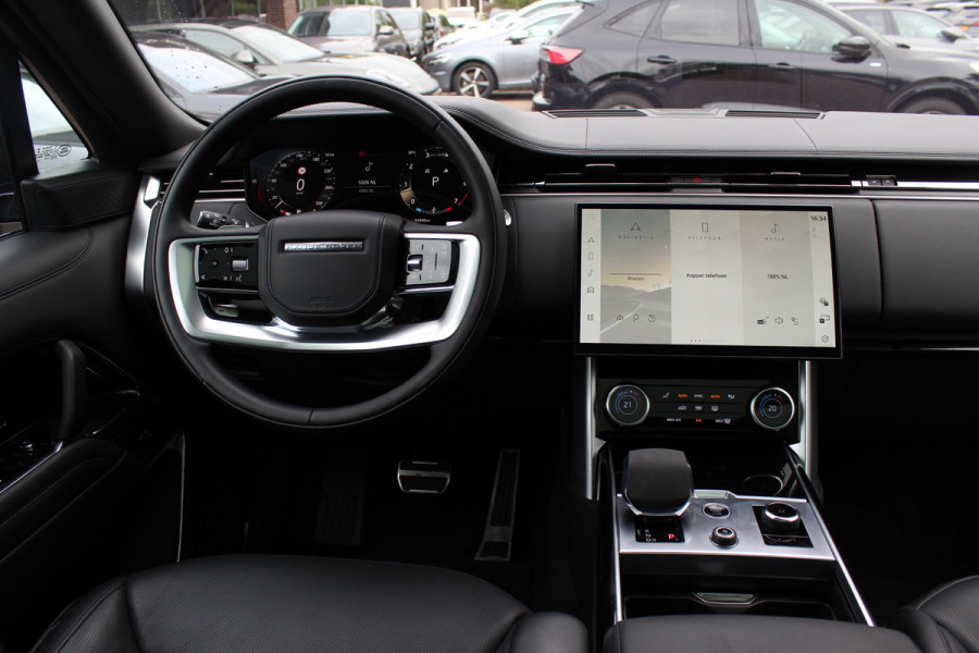 Land Rover Range Rover 4.4 P530 Autobiography MHEV / Trekhaak / Panoramadak / 360Camera / Head-up / Meridian High End / Luchtvering / 23'' / Achterasbesturing / Softclose / Sfeerverlichting / Massage / Stoelverwarmd / Keyless / Dodehoek / DAB