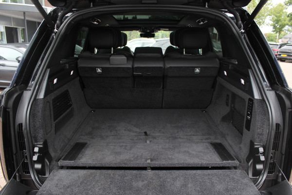 Land Rover Range Rover 4.4 P530 Autobiography MHEV / Trekhaak / Panoramadak / 360Camera / Head-up / Meridian High End / Luchtvering / 23'' / Achterasbesturing / Softclose / Sfeerverlichting / Massage / Stoelverwarmd / Keyless / Dodehoek / DAB