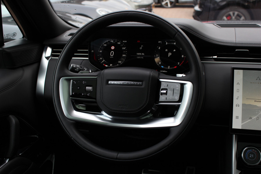 Land Rover Range Rover 4.4 P530 Autobiography MHEV / Trekhaak / Panoramadak / 360Camera / Head-up / Meridian High End / Luchtvering / 23'' / Achterasbesturing / Softclose / Sfeerverlichting / Massage / Stoelverwarmd / Keyless / Dodehoek / DAB