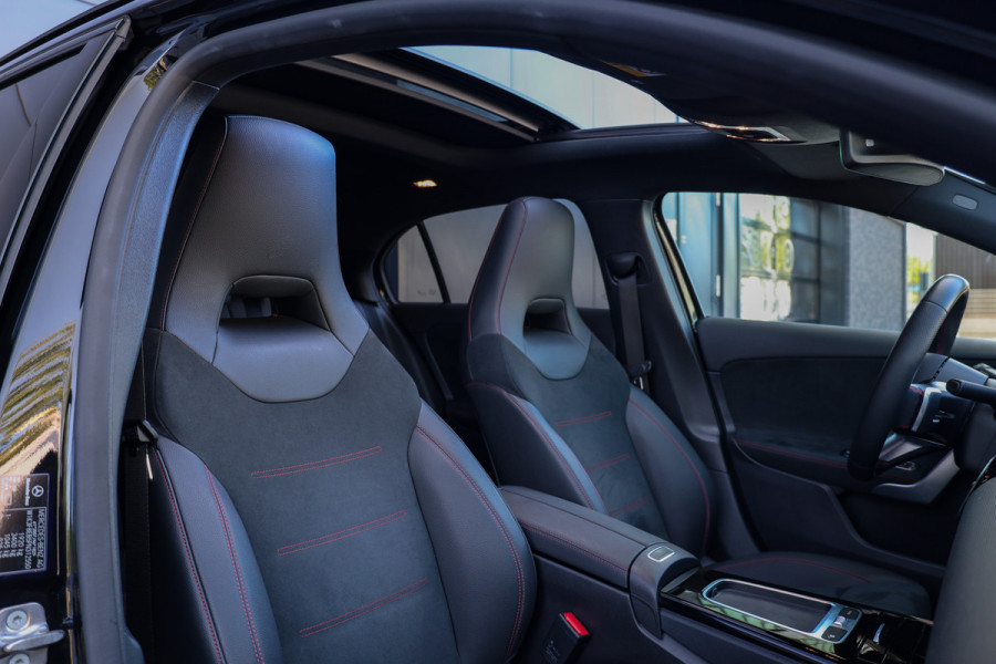 Mercedes-Benz A-Klasse 180 AMG Line | FACELIFT | DEALER.OND | PANO | CARPLAY | CAMERA | KEYLESS |