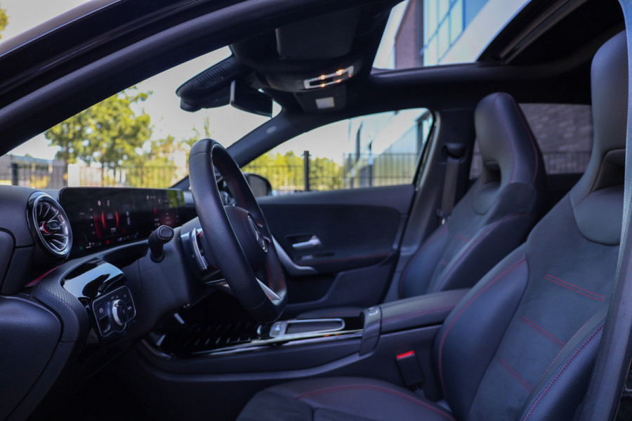 Mercedes-Benz A-Klasse 180 AMG Line | FACELIFT | DEALER.OND | PANO | CARPLAY | CAMERA | KEYLESS |