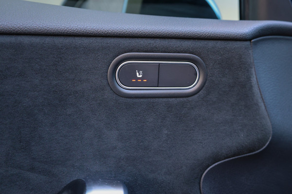 Mercedes-Benz A-Klasse 180 AMG Line | FACELIFT | DEALER.OND | PANO | CARPLAY | CAMERA | KEYLESS |