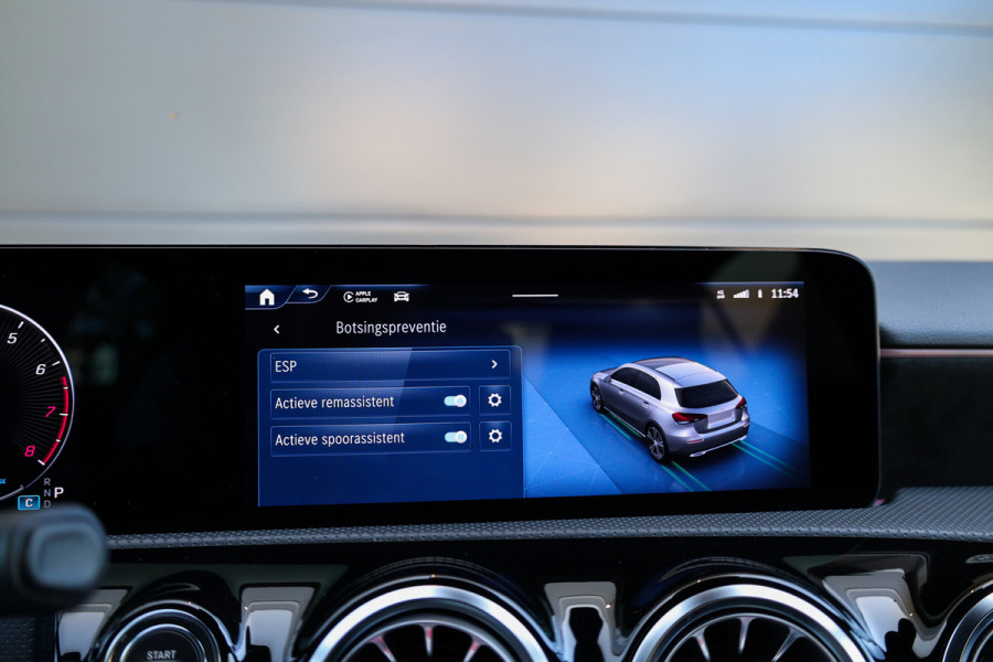 Mercedes-Benz A-Klasse 180 AMG Line | FACELIFT | DEALER.OND | PANO | CARPLAY | CAMERA | KEYLESS |