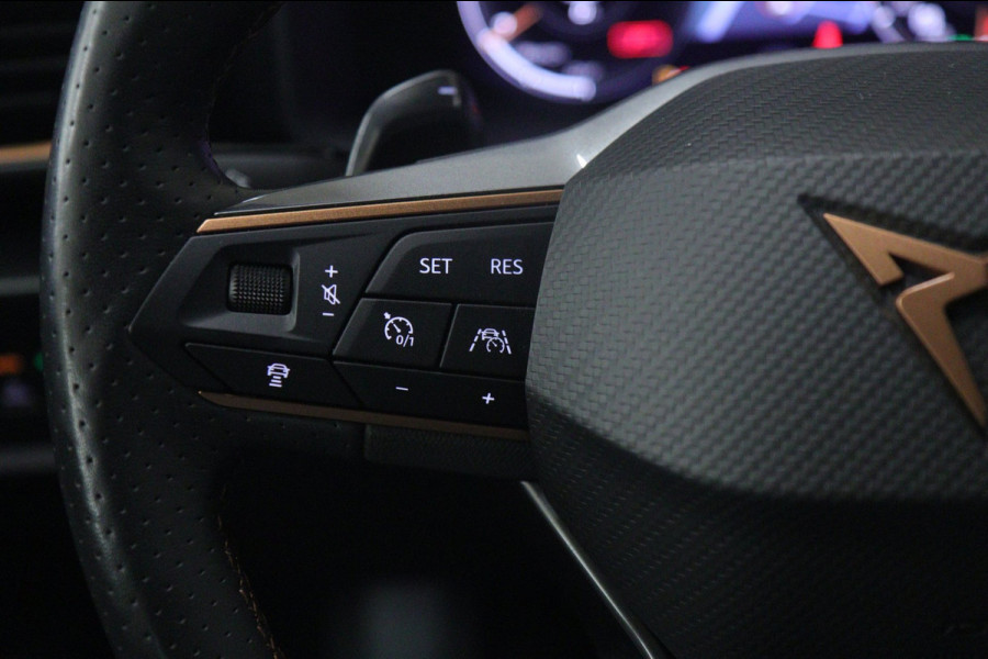 CUPRA Formentor 1.5 TSI Style PANO/CARPLAY/SFEERV/DODEHOEK/LANEASSIT/KEYLESS/VOL