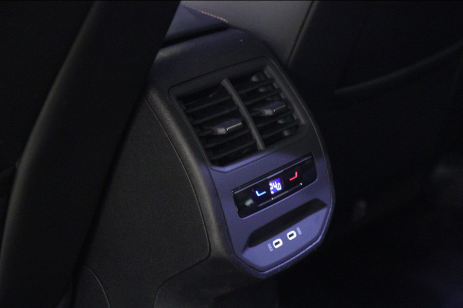 CUPRA Formentor 1.5 TSI Style PANO/CARPLAY/SFEERV/DODEHOEK/LANEASSIT/KEYLESS/VOL