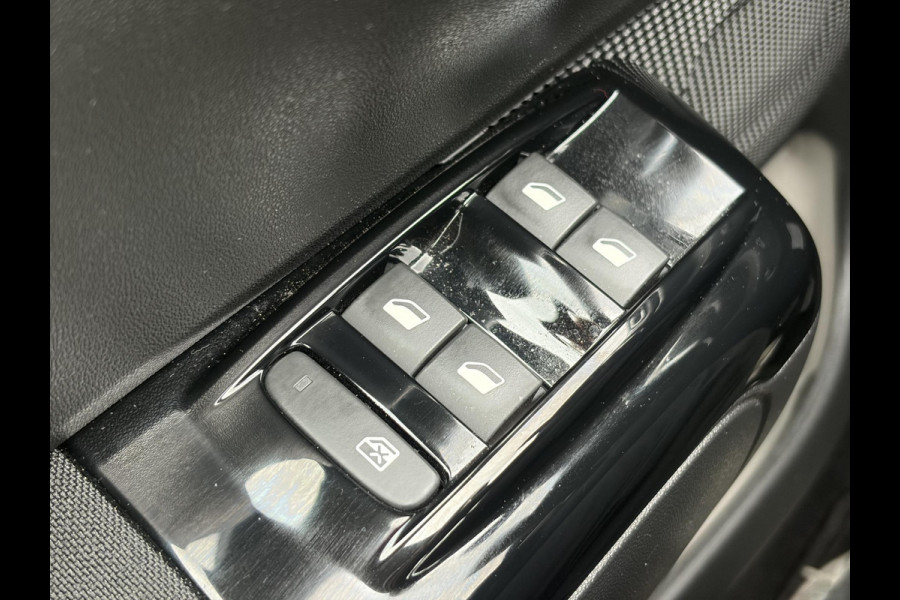 Citroën C3 1.2 PureTech S&S Shine D-riem vv in 02-2025 l 1e Eigenaar l Dealer Onderhouden l 110pk l Navi l Camera l Carplay l Clima l Cruise l Lm velgen l 6 Bak l Rijstrooksensor l Pdc l N.A.P l Apk tot 03-2027