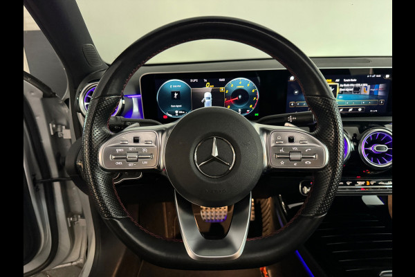Mercedes-Benz A-Klasse 180 Business Solution AMG Pano|Stoelverwarming|Camera|Lane Assist|BlindSpot