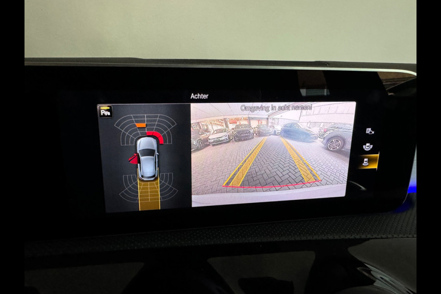 Mercedes-Benz A-Klasse 180 Business Solution AMG Pano|Stoelverwarming|Camera|Lane Assist|BlindSpot
