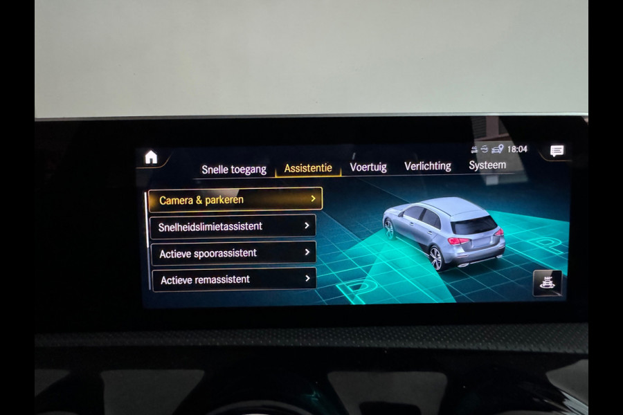 Mercedes-Benz A-Klasse 180 Business Solution AMG Pano|Stoelverwarming|Camera|Lane Assist|BlindSpot