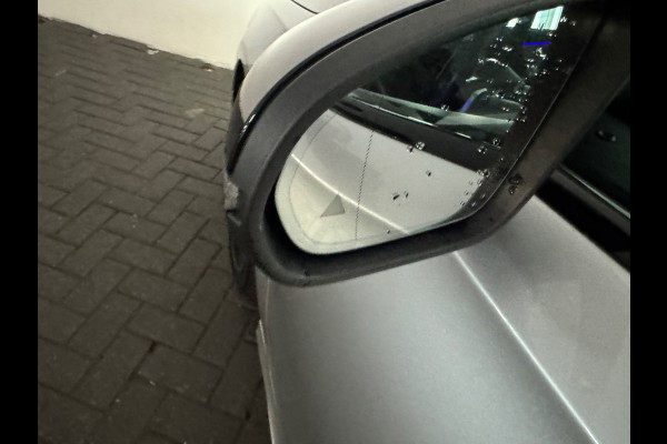 Mercedes-Benz A-Klasse 180 Business Solution AMG Pano|Stoelverwarming|Camera|Lane Assist|BlindSpot
