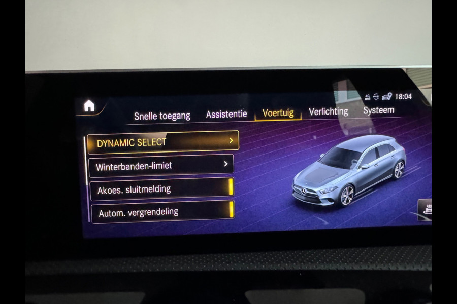 Mercedes-Benz A-Klasse 180 Business Solution AMG Pano|Stoelverwarming|Camera|Lane Assist|BlindSpot