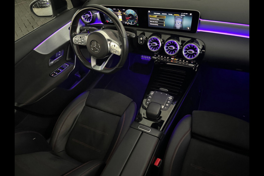 Mercedes-Benz A-Klasse 180 Business Solution AMG Pano|Stoelverwarming|Camera|Lane Assist|BlindSpot