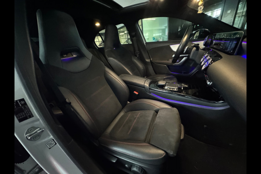 Mercedes-Benz A-Klasse 180 Business Solution AMG Pano|Stoelverwarming|Camera|Lane Assist|BlindSpot