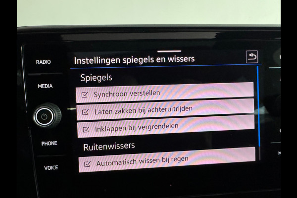 Volkswagen T-Roc 1.5 TSI Life Business Pano|ACC|Lane|Camera|Keyless|Camera