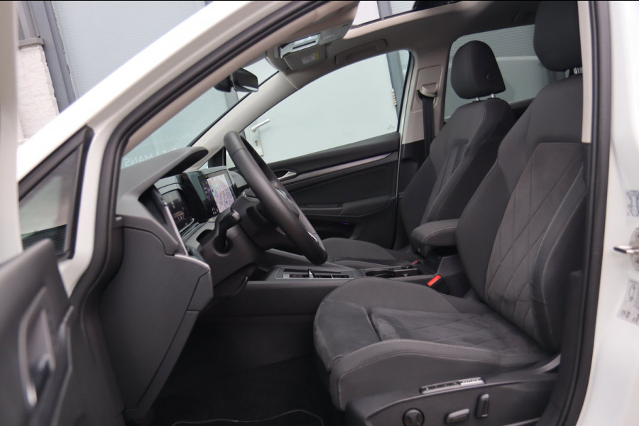 Volkswagen Golf 1.5 eTSI ACT / PANO / HUD / ACC / MEMORY / MASSAGE / CARPLAY / STUUR+STOELVERW