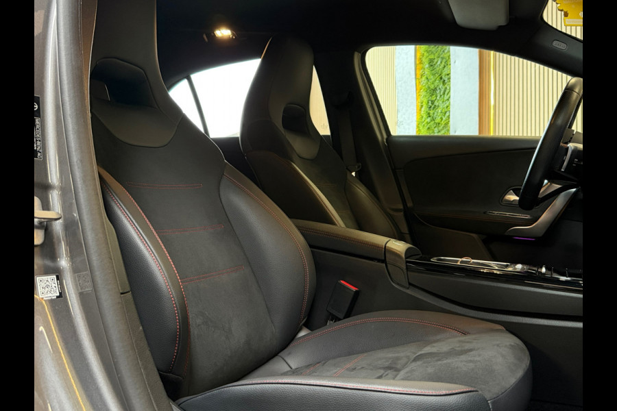 Mercedes-Benz A-Klasse 180 AMG Line BTW|GARANTIE|CAMERA|NIGHTPAKKET|DODEHOEK|KEYLESS|SFEERVERLICHTING|DEALER ONDERHOUDEN|NL AUTO|
