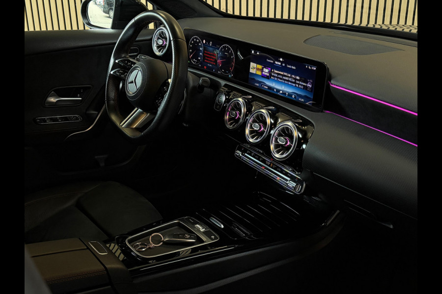 Mercedes-Benz A-Klasse 180 AMG Line BTW|GARANTIE|CAMERA|NIGHTPAKKET|DODEHOEK|KEYLESS|SFEERVERLICHTING|DEALER ONDERHOUDEN|NL AUTO|