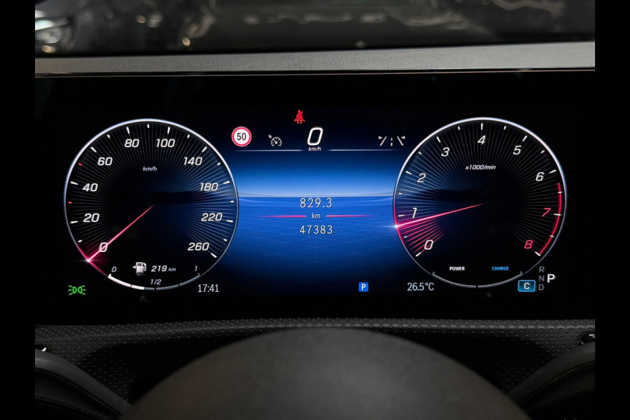 Mercedes-Benz A-Klasse 180 AMG Line BTW|GARANTIE|CAMERA|NIGHTPAKKET|DODEHOEK|KEYLESS|SFEERVERLICHTING|DEALER ONDERHOUDEN|NL AUTO|