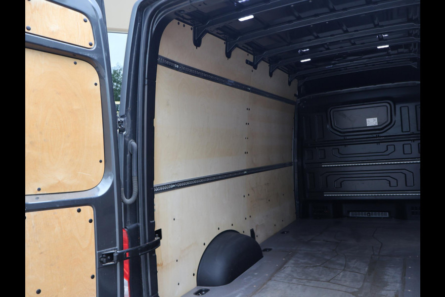 Volkswagen Crafter 35 2.0 TDI 177 PK 4MOTION 4X4 DSG L3H3 + 3000 KG TH | LED | MASSAGE | STANDKACHEL