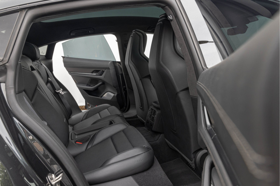Porsche Taycan Turbo 680pk 93 kWh Keramisch Sport-Design Pano Carbon Burmester