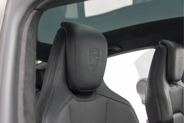 Porsche Taycan Turbo 680pk 93 kWh Keramisch Sport-Design Pano Carbon Burmester