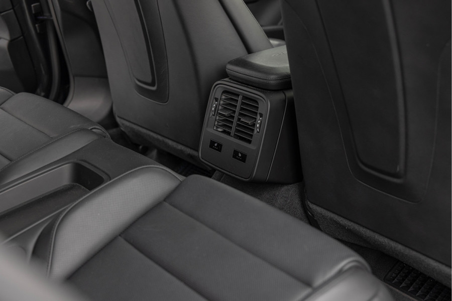 Porsche Taycan Turbo 680pk 93 kWh Keramisch Sport-Design Pano Carbon Burmester