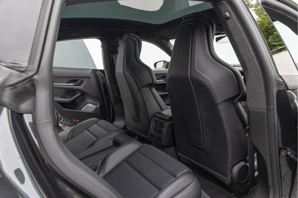 Porsche Taycan Turbo 680pk 93 kWh Keramisch Sport-Design Pano Carbon Burmester
