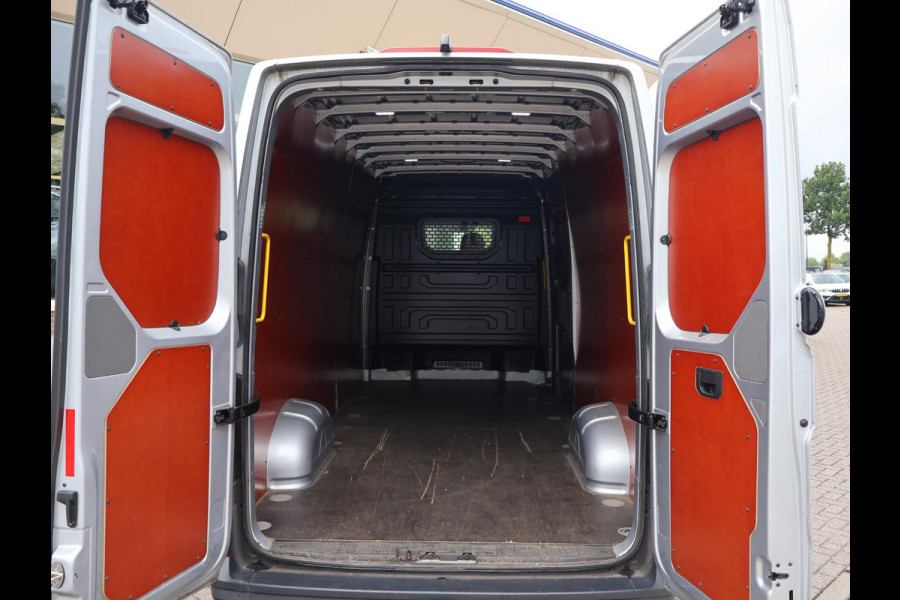 Volkswagen Crafter 35 2.0 TDI 140 PK DSG L4H3 + 3000 KG TREKHAAK | CAMERA | CARPLAY | NAVIGATIE