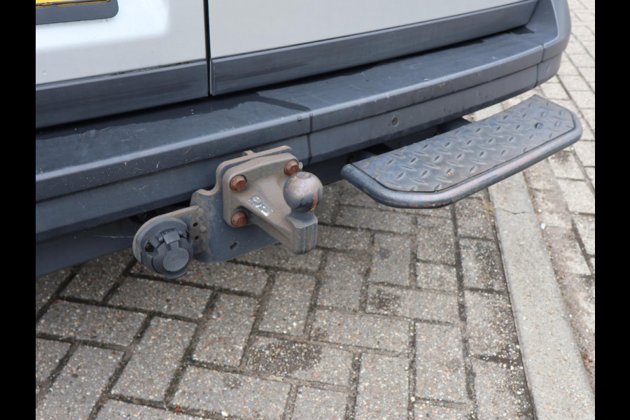 Volkswagen Crafter 35 2.0 TDI 140 PK DSG L4H3 + 3000 KG TREKHAAK | CAMERA | CARPLAY | NAVIGATIE