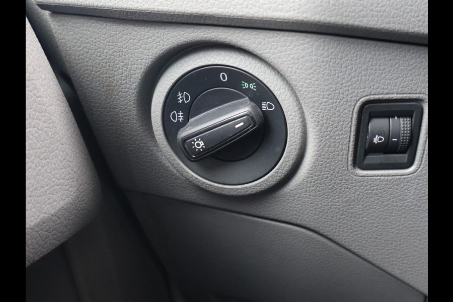 Volkswagen Crafter 35 2.0 TDI 140 PK DSG L4H3 + 3000 KG TREKHAAK | CAMERA | CARPLAY | NAVIGATIE