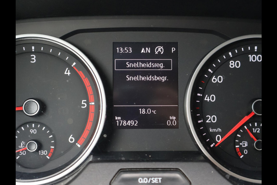 Volkswagen Crafter 35 2.0 TDI 140 PK DSG L4H3 + 3000 KG TREKHAAK | CAMERA | CARPLAY | NAVIGATIE