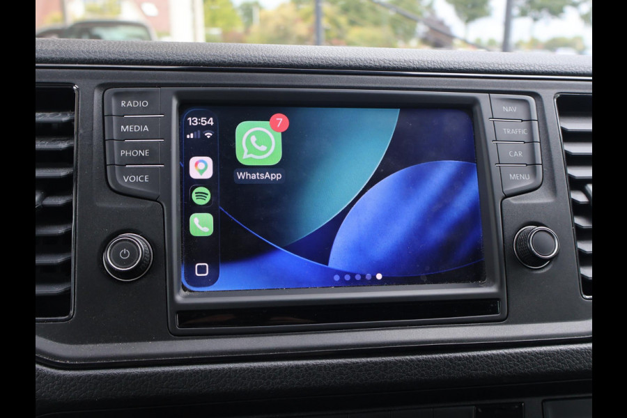 Volkswagen Crafter 35 2.0 TDI 140 PK DSG L4H3 + 3000 KG TREKHAAK | CAMERA | CARPLAY | NAVIGATIE