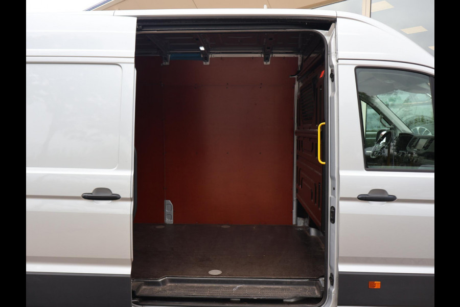 Volkswagen Crafter 35 2.0 TDI 140 PK DSG L4H3 + 3000 KG TREKHAAK | CAMERA | CARPLAY | NAVIGATIE